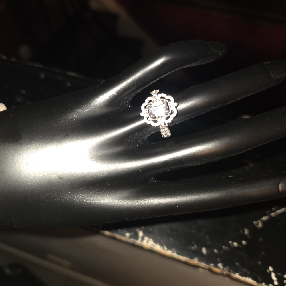 Elegant Silver Women's Ring
